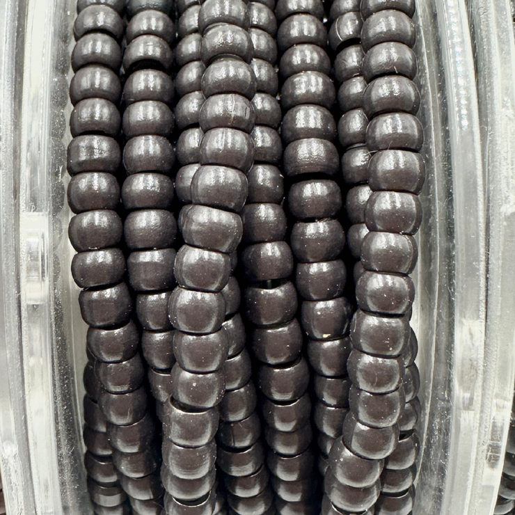 pre-loaded nano rings. Specifically designed for nano tip hair extensions, these beads feature a silicone lining that ensures a secure and comfortable grip without damaging your natural hair. The pre-loaded design allows for a fast and efficient set-up, enabling quicker loading on your looping tool. 